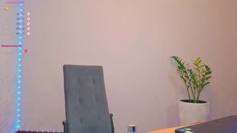 Snapshot of lovlybambi chatting on 19, 9, 2025 Vikkkk online show from 19, 9, 2025