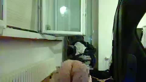 Snapshot of lu25humiliation chatting on 7, 10, 2025 lu25humiliation online show from 7, 10, 2025