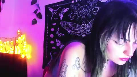 Snapshot of luaar_moon chatting on 1, 7, 2026 Jenn online show from 1, 7, 2026