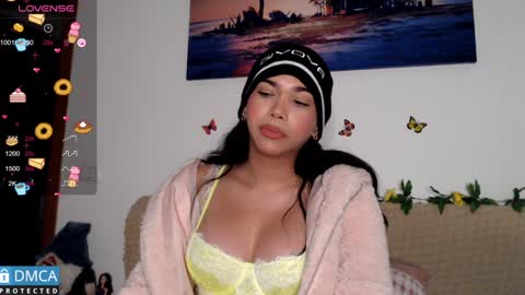 Snapshot of luara_ chatting on 7, 1, 2025 luara_ online show from 7, 1, 2025