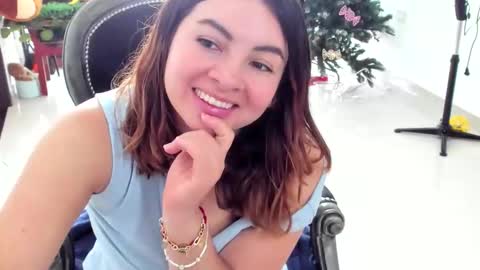 luara__01__lecat_1 online show from 2, 12, 2025