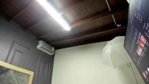 luca_morettii online show from 9, 11, 2025