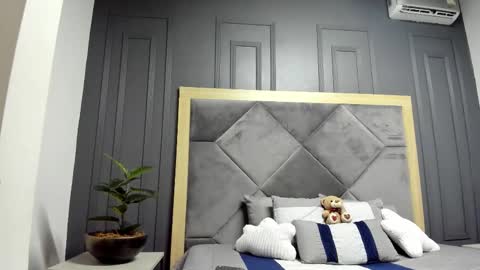 luca_morettii online show from 18, 11, 2025