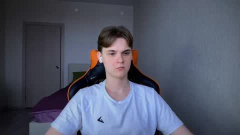 Lucas Gill online show from 3, 3, 2025