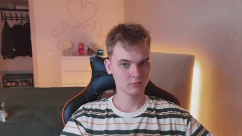 Lucas Gill online show from 15, 9, 2025