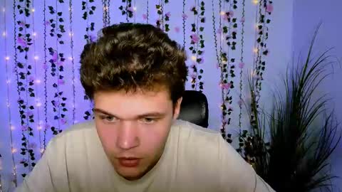 Snapshot of lucas_long_ chatting on 21, 9, 2025 lucas_long_ online show from 21, 9, 2025