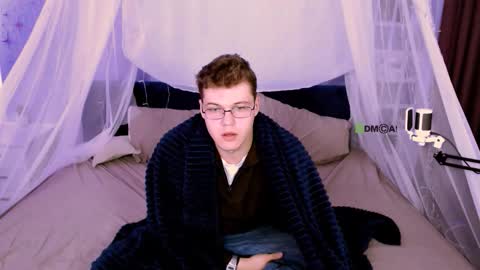 Snapshot of lucas_long_ chatting on 2, 10, 2025 lucas_long_ online show from 2, 10, 2025