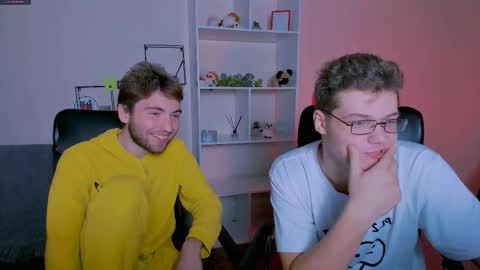 Snapshot of lucas_long_ chatting on 9, 10, 2025 lucas_long_ online show from 9, 10, 2025