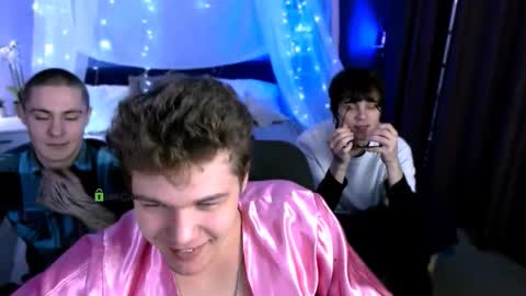 Snapshot of lucas_long_ chatting on 27, 11, 2025 lucas_long_ online show from 27, 11, 2025