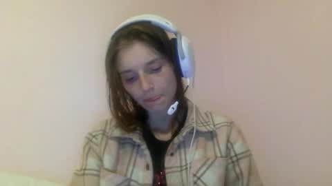 Luci Layne online show from 15, 7, 2026