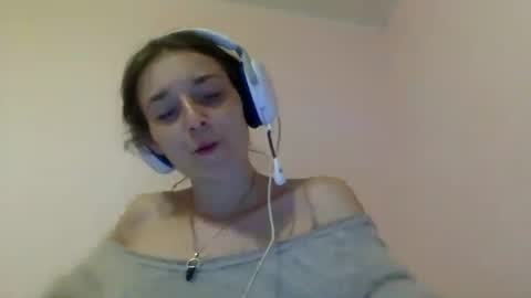 Luci Layne online show from 17, 7, 2026