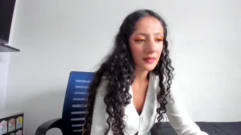 Snapshot of lucia_fuster chatting on 26, 9, 2025 Lucia online show from 26, 9, 2025