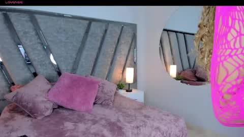 Snapshot of lucia_janne chatting on 5, 6, 2026 Lucla online show from 5, 6, 2026