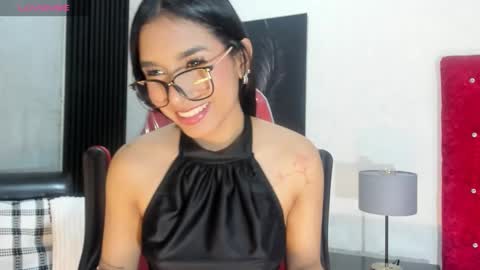 Snapshot of lucia_oregon chatting on 4, 2, 2026 L U C I A online show from 4, 2, 2026