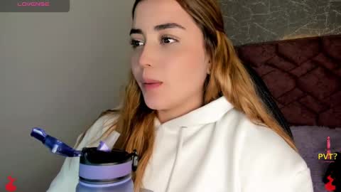 lucia star  online show from 3, 1, 2025