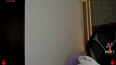 lucia star  online show from 4, 2, 2025