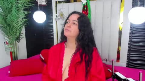 Lucia Vonne online show from 3, 1, 2025