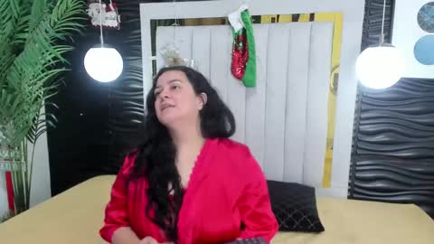 Lucia Vonne online show from 5, 1, 2025