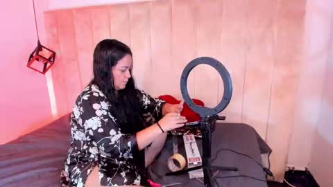 Lucia Vonne online show from 18, 9, 2025