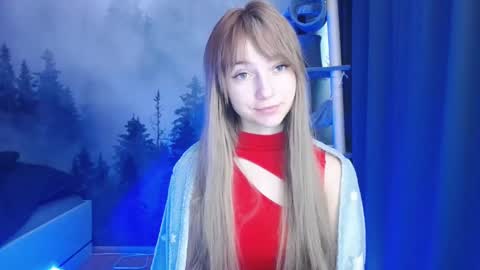 Snapshot of luciacam20 chatting on 13, 12, 2024 Lucy online show from 13, 12, 2024