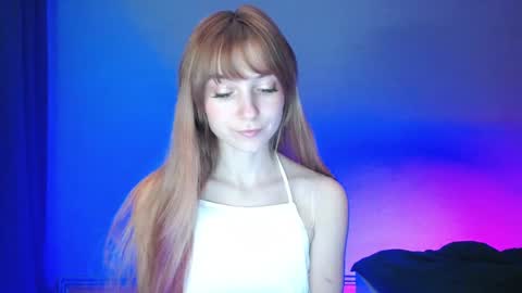 Snapshot of luciacam20 chatting on 12, 1, 2025 Lucy online show from 12, 1, 2025