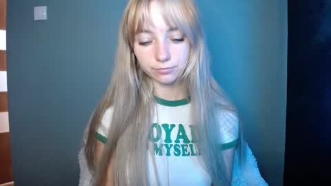 Snapshot of luciacam20 chatting on 27, 9, 2025 Lucy online show from 27, 9, 2025
