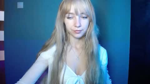 Snapshot of luciacam20 chatting on 9, 10, 2025 Lucy online show from 9, 10, 2025