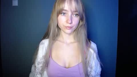 Snapshot of luciacam20 chatting on 15, 10, 2025 Lucy online show from 15, 10, 2025
