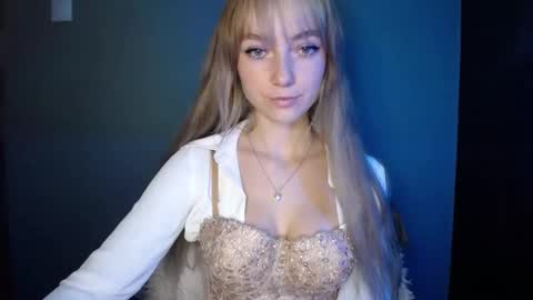 Snapshot of luciacam20 chatting on 16, 10, 2025 Lucy online show from 16, 10, 2025