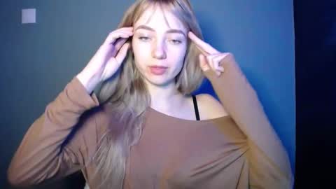 Snapshot of luciacam20 chatting on 4, 2, 2026 Lucy online show from 4, 2, 2026