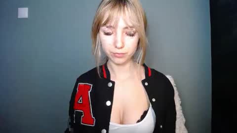 Snapshot of luciacam20 chatting on 12, 2, 2026 Lucy online show from 12, 2, 2026