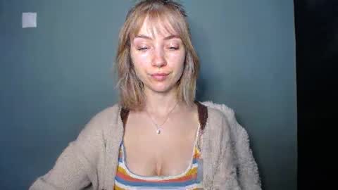 Snapshot of luciacam20 chatting on 20, 2, 2026 Lucy online show from 20, 2, 2026