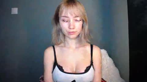 Snapshot of luciacam20 chatting on 23, 2, 2026 Lucy online show from 23, 2, 2026