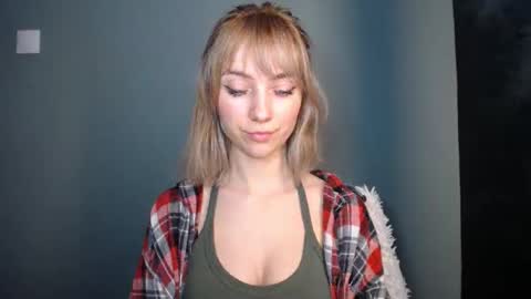 Snapshot of luciacam20 chatting on 23, 2, 2026 Lucy online show from 23, 2, 2026