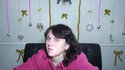 Snapshot of luciami chatting on 18, 12, 2024 LuciaMi online show from 18, 12, 2024