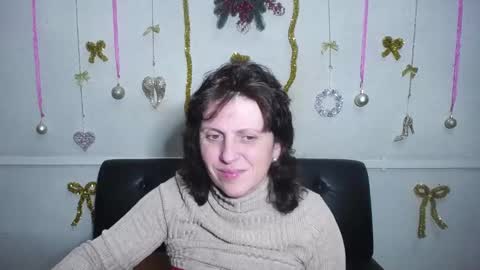 Snapshot of luciami chatting on 19, 12, 2024 LuciaMi online show from 19, 12, 2024