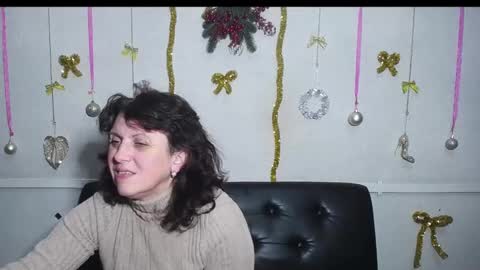 Snapshot of luciami chatting on 25, 12, 2024 LuciaMi online show from 25, 12, 2024