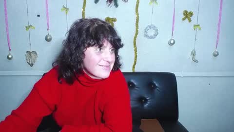 Snapshot of luciami chatting on 27, 12, 2024 LuciaMi online show from 27, 12, 2024