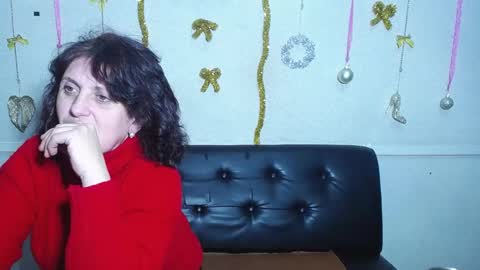 Snapshot of luciami chatting on 27, 12, 2024 LuciaMi online show from 27, 12, 2024