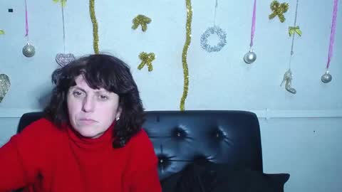 Snapshot of luciami chatting on 28, 12, 2024 LuciaMi online show from 28, 12, 2024