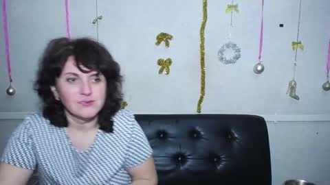 Snapshot of luciami chatting on 12, 1, 2025 LuciaMi online show from 12, 1, 2025
