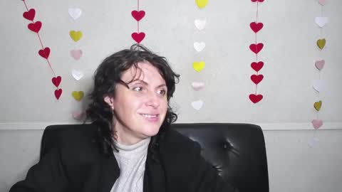 Snapshot of luciami chatting on 1, 2, 2025 LuciaMi online show from 1, 2, 2025