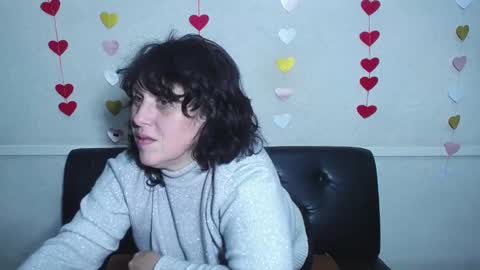 Snapshot of luciami chatting on 2, 2, 2025 LuciaMi online show from 2, 2, 2025