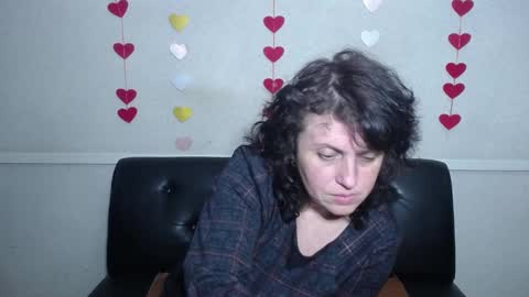 Snapshot of luciami chatting on 5, 2, 2025 LuciaMi online show from 5, 2, 2025