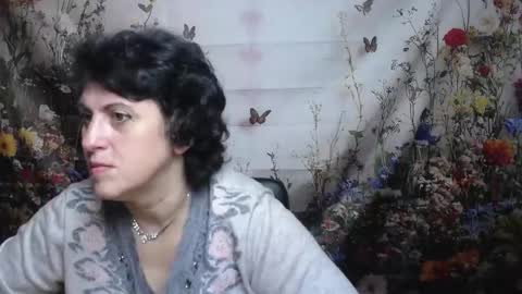 Snapshot of luciami chatting on 12, 9, 2025 LuciaMi online show from 12, 9, 2025