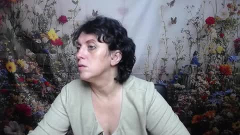 Snapshot of luciami chatting on 7, 10, 2025 LuciaMi online show from 7, 10, 2025