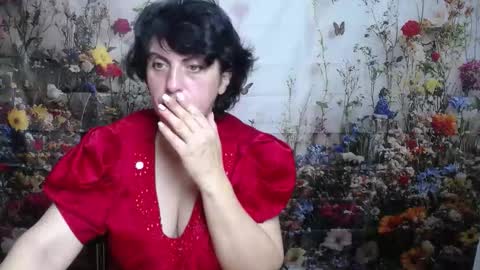 Snapshot of luciami chatting on 13, 10, 2025 LuciaMi online show from 13, 10, 2025