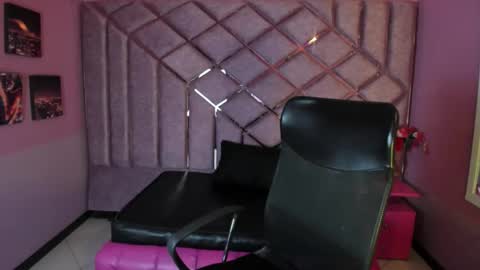 Luciana Evans online show from 2, 4, 2026