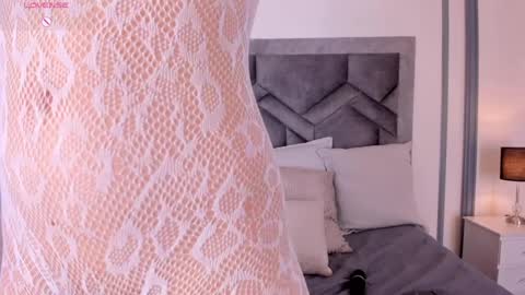    online show from 10, 9, 2025