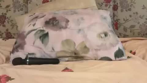 Mysterious Girl online show from 2, 3, 2026